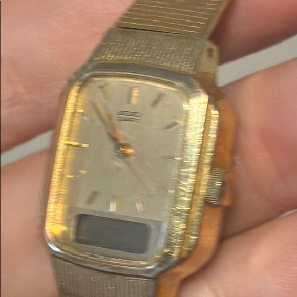 Seiko Rare Analog & Digital Ladies Dress Watch Gold Made in Japan Vintage main image 10